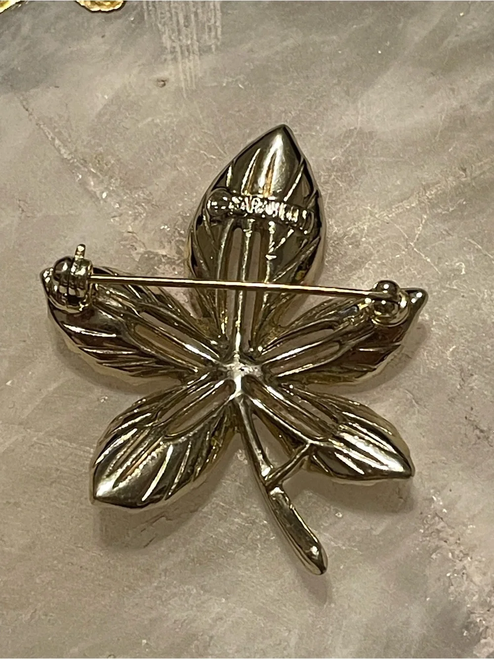 Vintage Gold Tone Signed Sarah Coventry Pin #7106